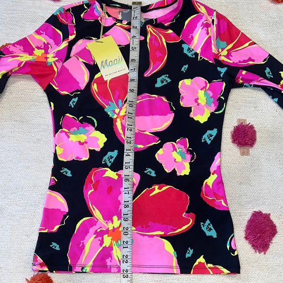 NWT Maaji Floral LongSleeve Rash Guard Swim Top MED Bright Floral Print on Black - Picture 11 of 16